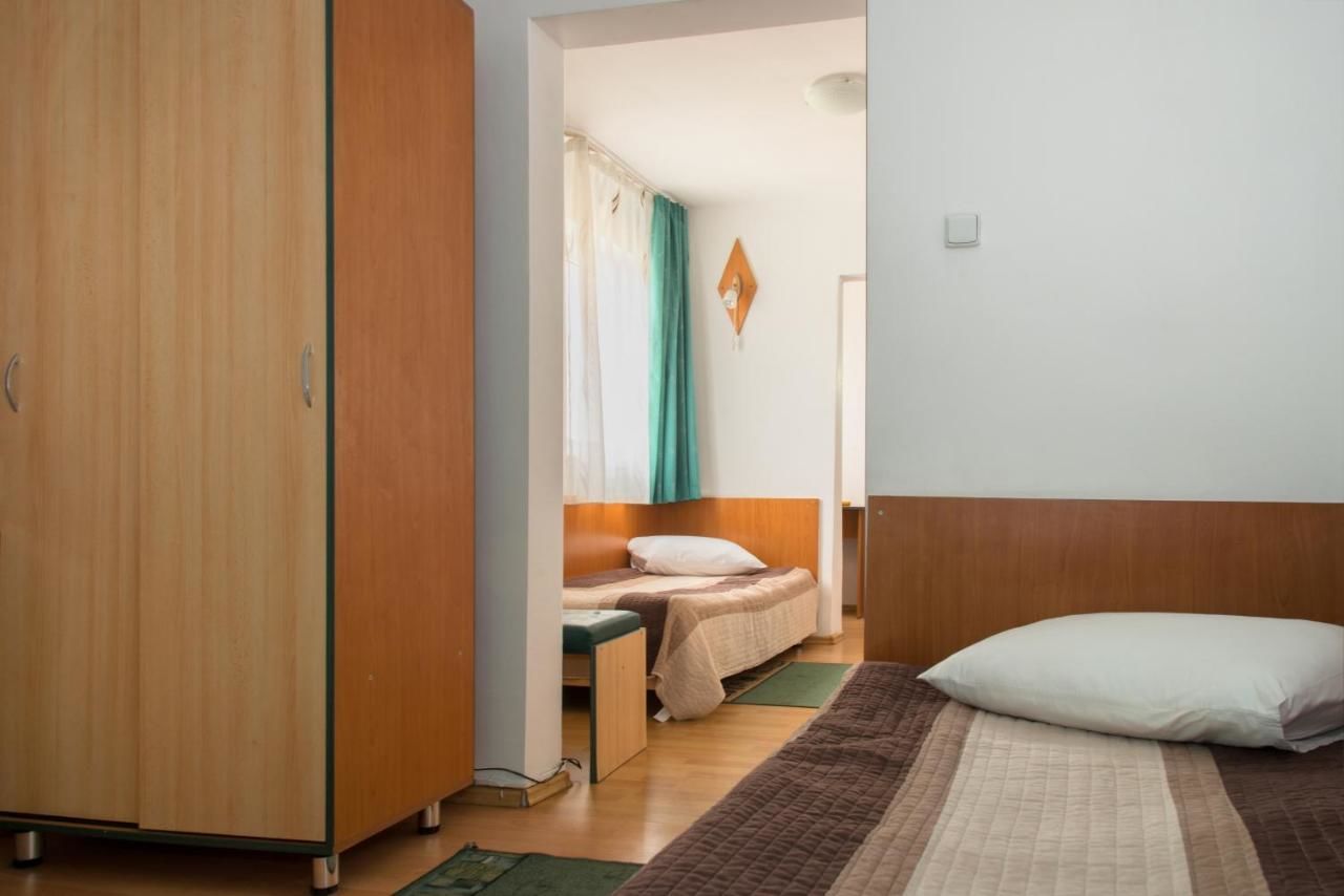 Отель Hotel Beta Клуж-Напока