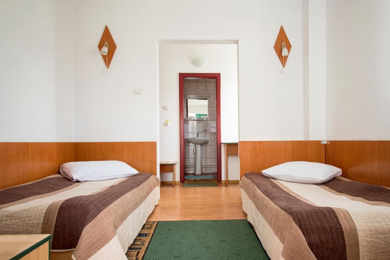 Отель Hotel Beta Клуж-Напока-6