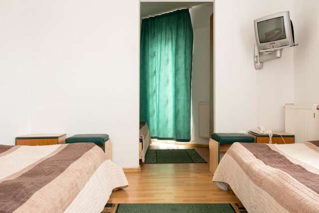 Отель Hotel Beta Клуж-Напока-15