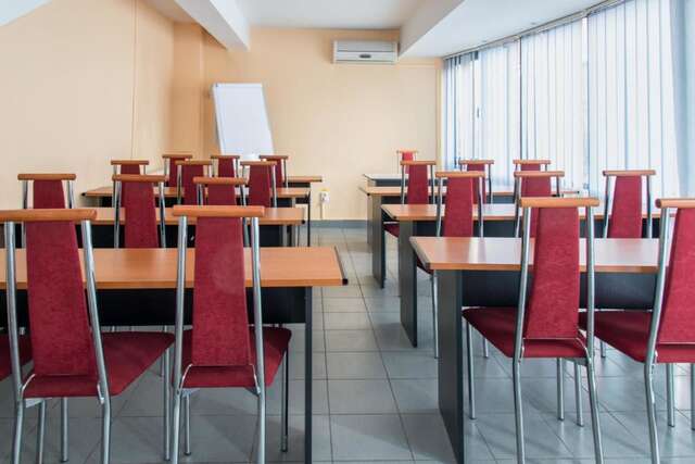Отель Hotel Beta Клуж-Напока-22