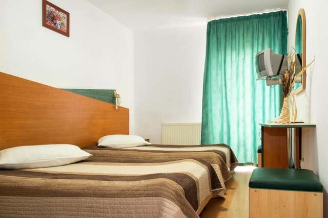 Отель Hotel Beta Клуж-Напока-28