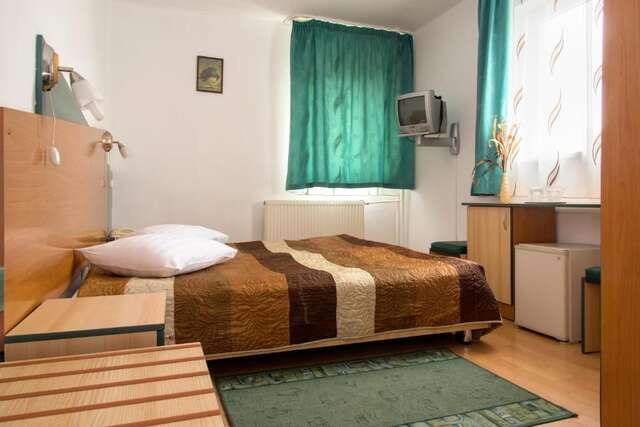 Отель Hotel Beta Клуж-Напока-30